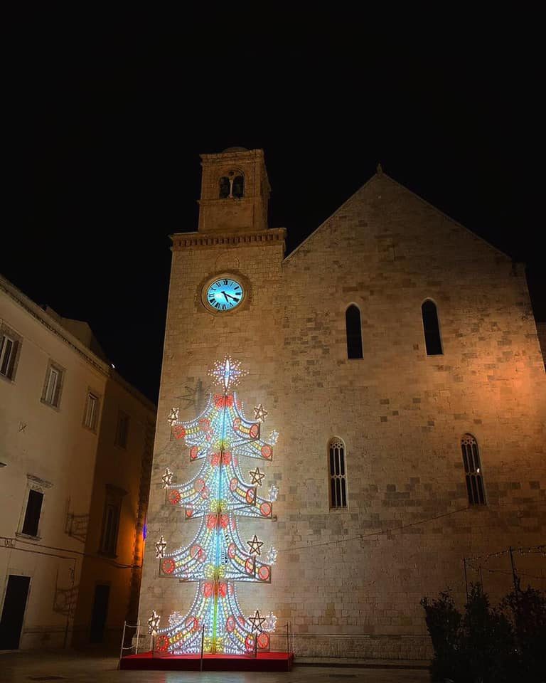 Conversano (BA) – sfida su Instagram a colpi di Albero di Natale