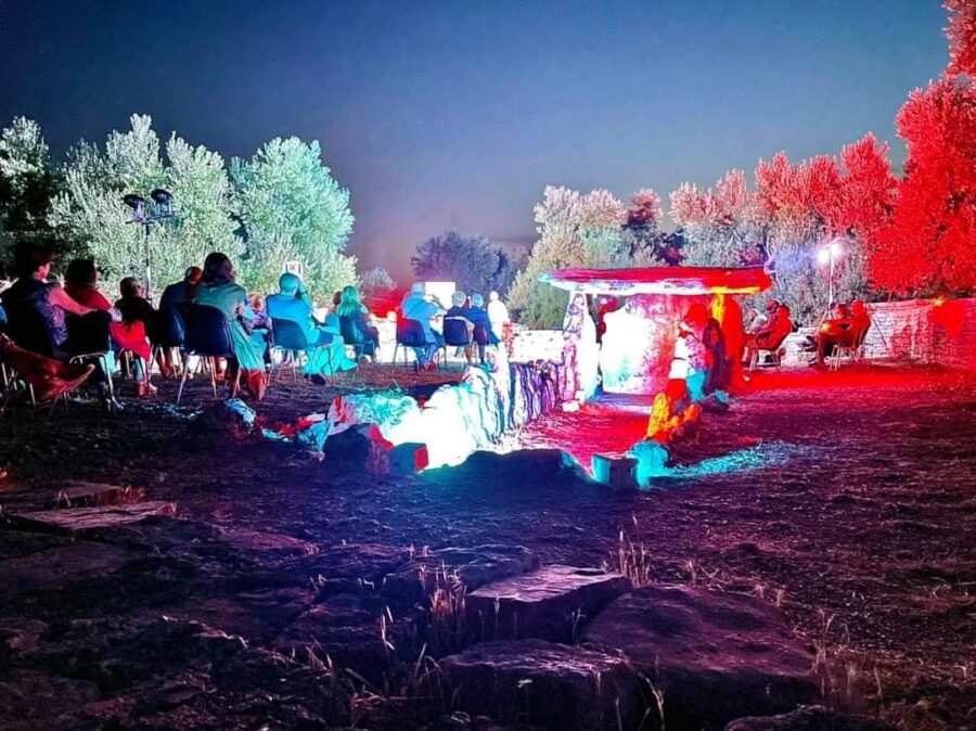 Bisceglie (BAT) – Notte di Poesia al Dolmen, grande successo per la nona edizione Bisceglie (BAT) – Notte di Poesia al Dolmen, grande successo per la nona edizione