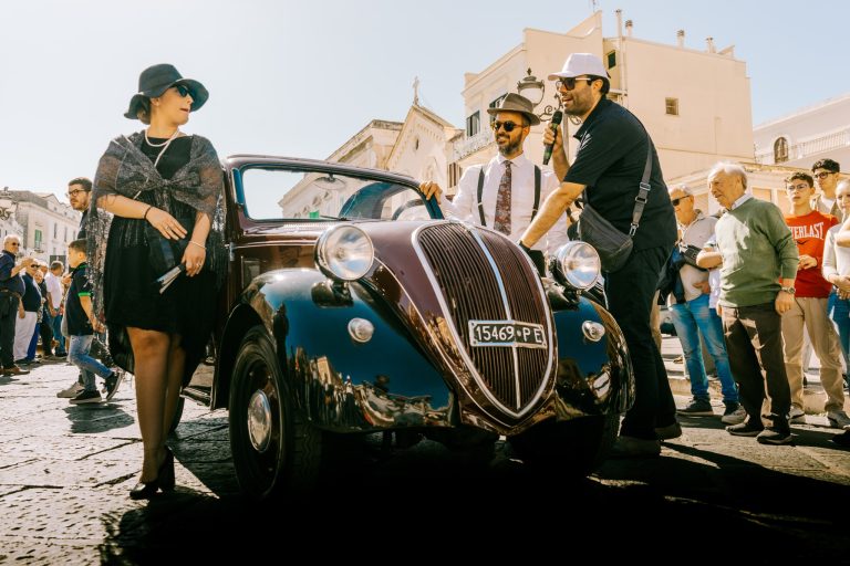 Corato (BA): Moda al volante: la decima sfilata di auto e moto d’epoca