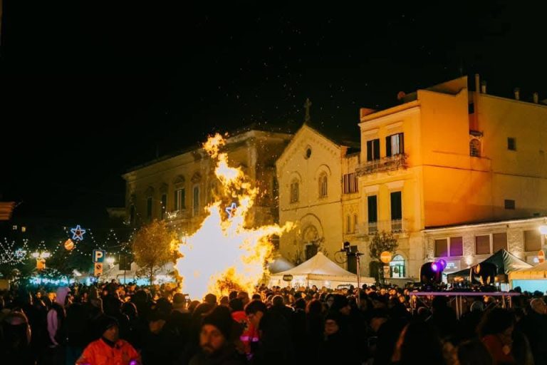 Corato (BA): torna la Jò a Jò – Tradizionale Falò di Santa Lucia
